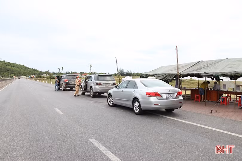 Người Hà Tĩnh về từ vùng dịch bằng phương tiện cá nhân tăng cao