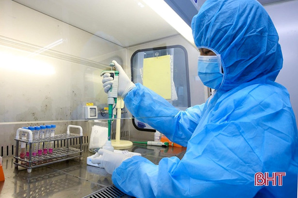 Nữ công nhân đi xe máy từ Bình Dương về Hà Tĩnh dương tính với SARS-CoV-2, đã được cách ly tập trung