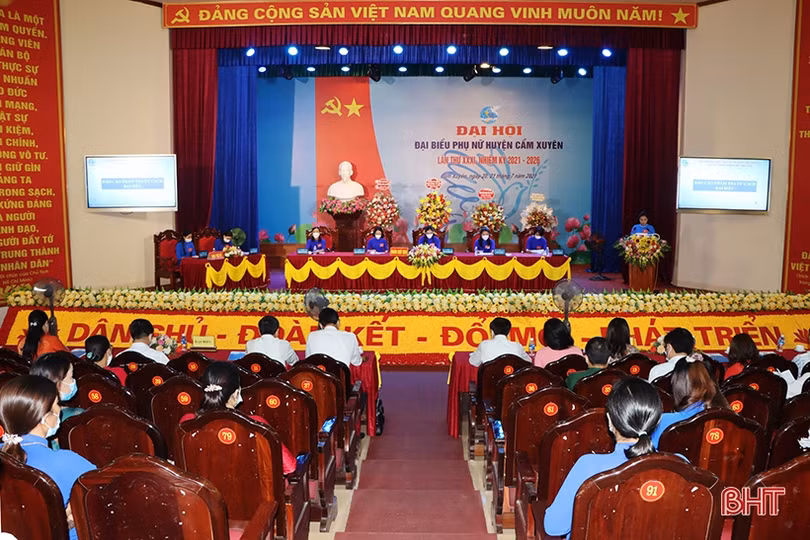 Bà Trần Thị Thanh Liên tái cử chức Chủ tịch Hội LHPN huyện Cẩm Xuyên