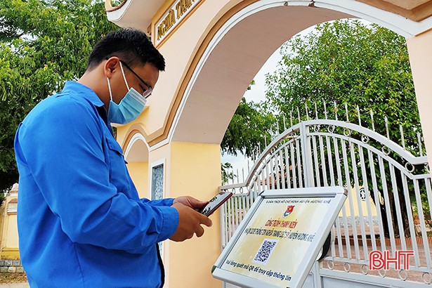 Tuổi trẻ Hương Khê gắn mã QR cung cấp thông tin tại các di tích lịch sử