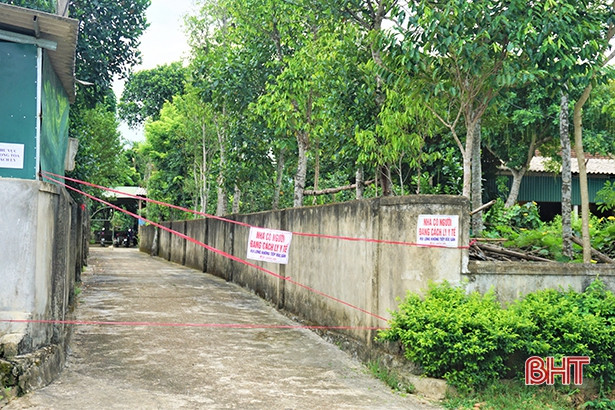 Hà Tĩnh: 3 công dân test nhanh dương tính với virus SARS-CoV-2, Hương Khê lập chốt phong tỏa
