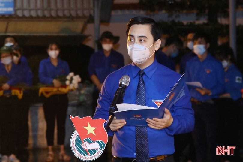 Thắp nến tri ân các anh hùng, liệt sỹ tại Ngã ba Đồng Lộc