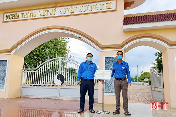 Tuổi trẻ Hương Khê gắn mã QR cung cấp thông tin tại các di tích lịch sử