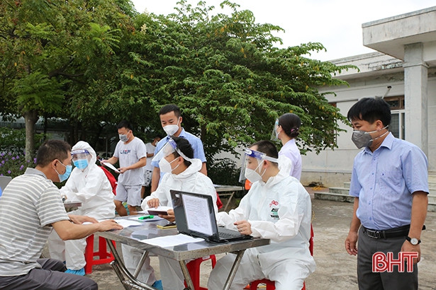 Hà Tĩnh tiêm vắc-xin phòng Covid-19 cho 370 công dân Trung Quốc