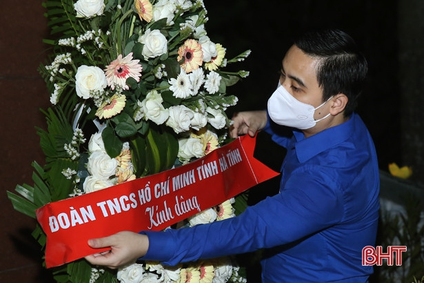 Xúc động lễ thắp nến tri ân anh hùng liệt sỹ Lý Tự Trọng