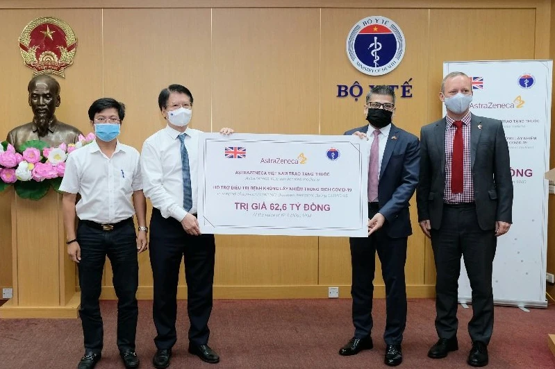 Bộ Y tế tiếp nhận 150.000 hộp thuốc hỗ trợ điều trị bệnh không lây nhiễm trong dịch COVID-19