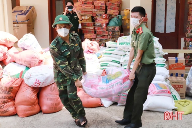 Nghi Xuân ủng hộ đồng bào miền Nam 57 tấn hàng hoá