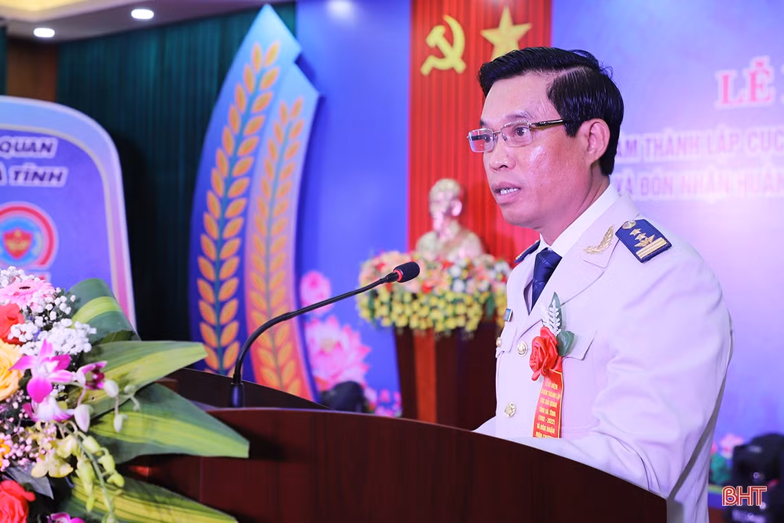 Cục Hải quan Hà Tĩnh đón nhận Huân chương Lao động hạng Nhất
