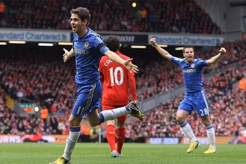 Chelsea (xanh) không thể bảo toàn thắng lợi. Ảnh: DM.