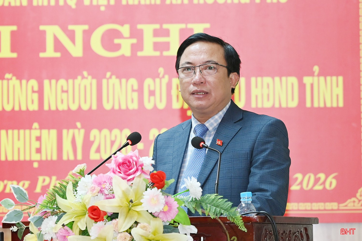 Ông Hà Văn Đàn - Bí thư Đảng ủy, Chủ tịch HĐND xã Hương Phố trình bày chương trình hành động.