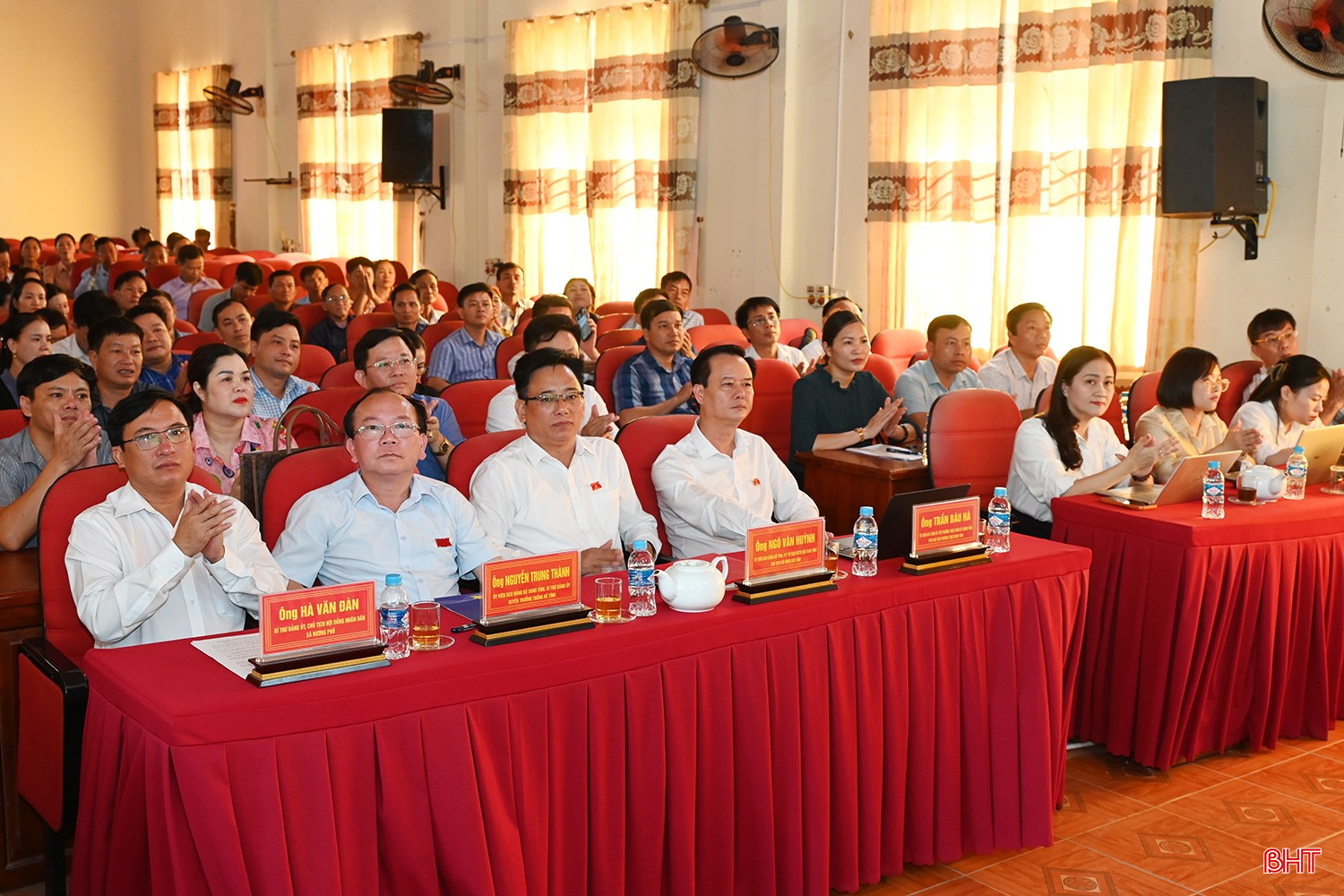 Đại biểu dự hội nghị.