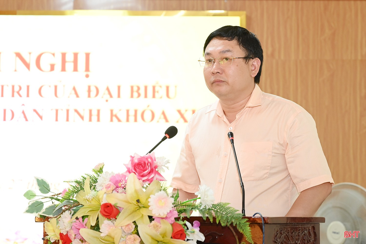 Cử tri Nguyễn Xuân Quyền (xã Hương Phố) kiến nghị có hướng dẫn xử lý đối với nhà máy nước Gia Phố cũ đã dừng hoạt động, hiện xuống cấp và tiềm ẩn nguy cơ mất an toàn cho các hộ dân lân cận.