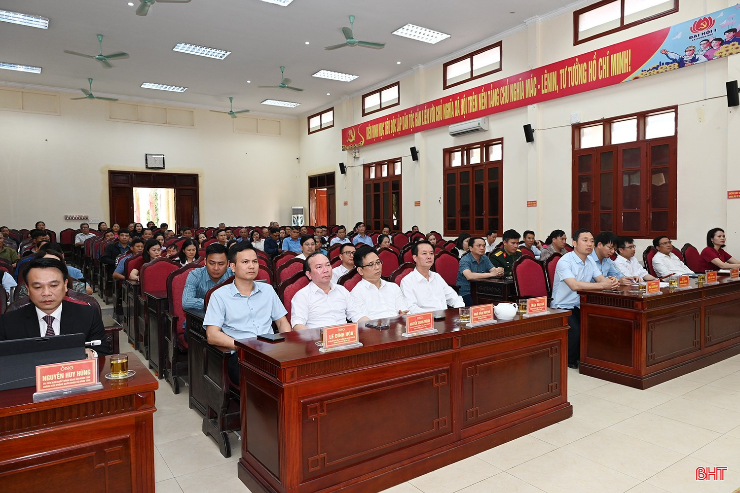 Đại biểu dự hội nghị.