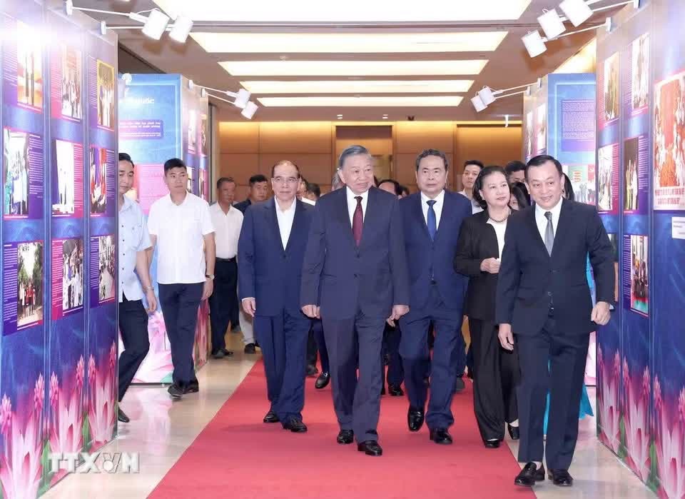 hoi-nghi-toan-quoc-nghien-cuu-hoc-tap-quan-triet-va-trien-khai-mot-so-nghi-quyet-chi-thi-cua-bo-chinh-tri-2-resize.jpg