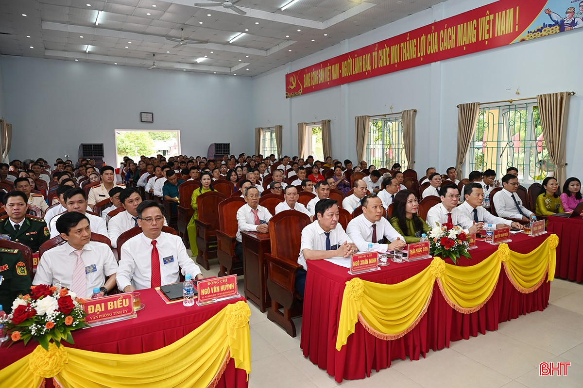 Đại biểu dự đại hội.