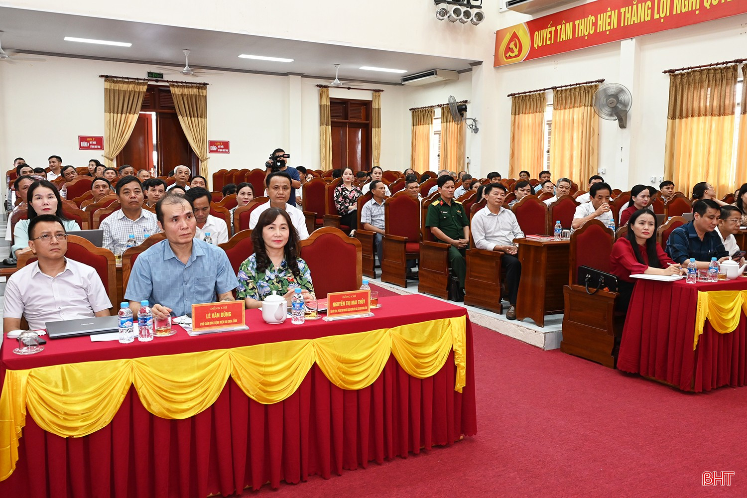 Đại biểu dự hội nghị.