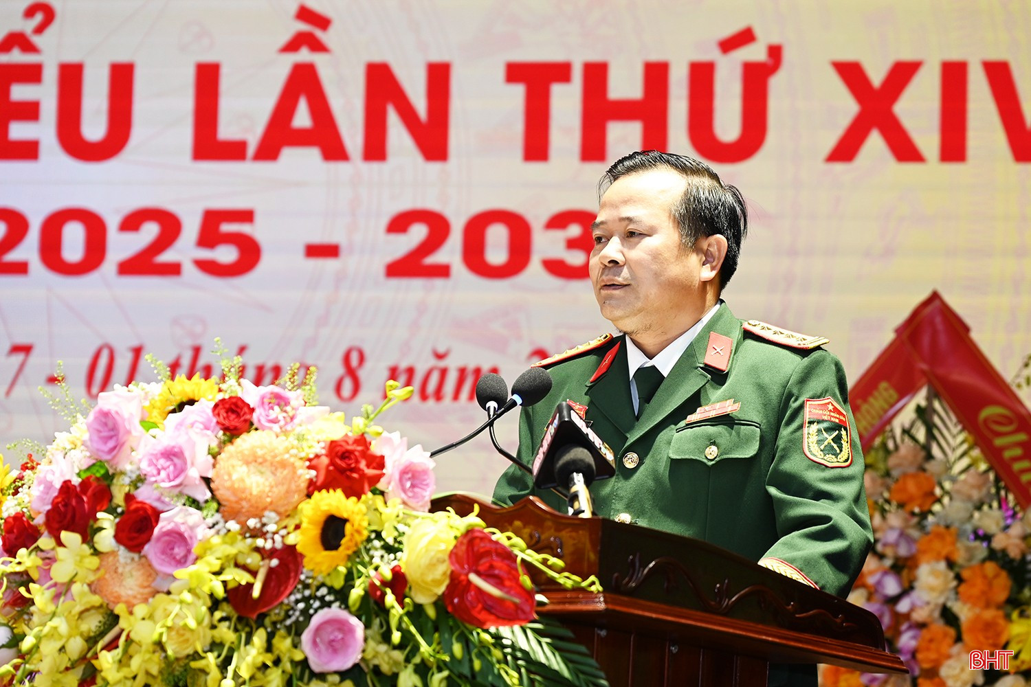 Đại tá Nguyễn Xuân Thắng - Chỉ huy trưởng Bộ Chỉ huy Quân sự tỉnh thông qua chương trình đại hội.