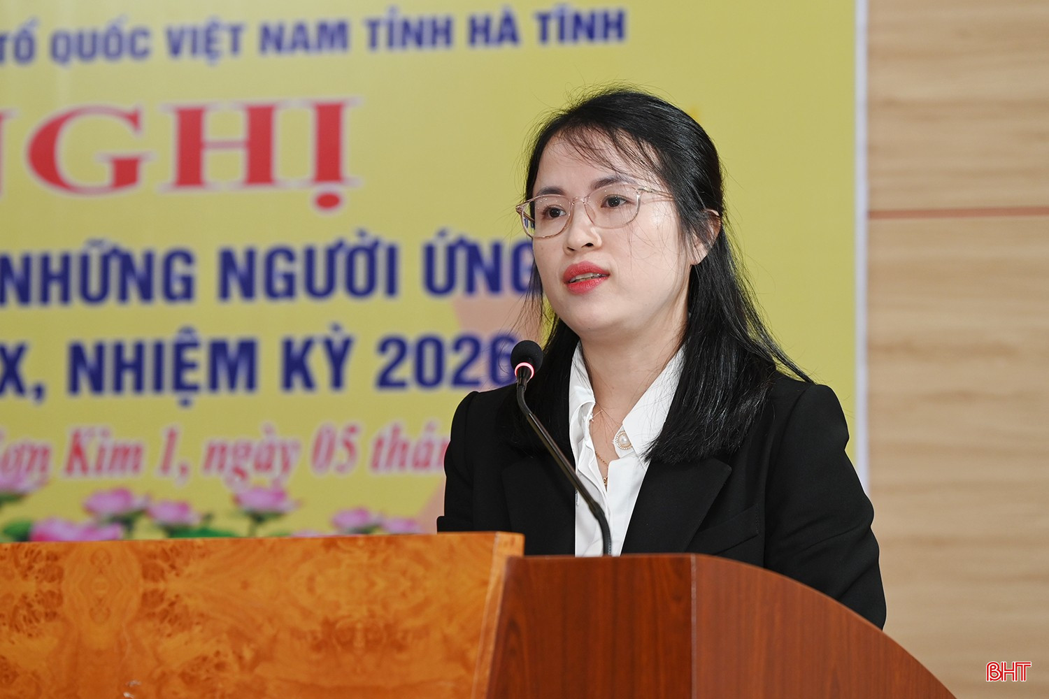 Bà Phạm Thị Tú - Ủy viên Ban Thường vụ Tỉnh đoàn, Phó Trưởng ban Công tác Đoàn và Thanh thiếu nhi cơ quan Ủy ban MTTQ Việt Nam tỉnh trình bày chương trình hành động.