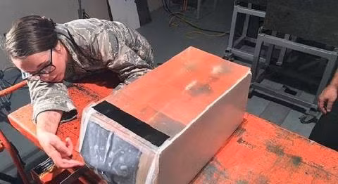 ao giap tu vat lieu phi newton sieu khung