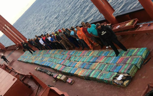 canh sat tay ban nha bat giu 5 5 tan cocain