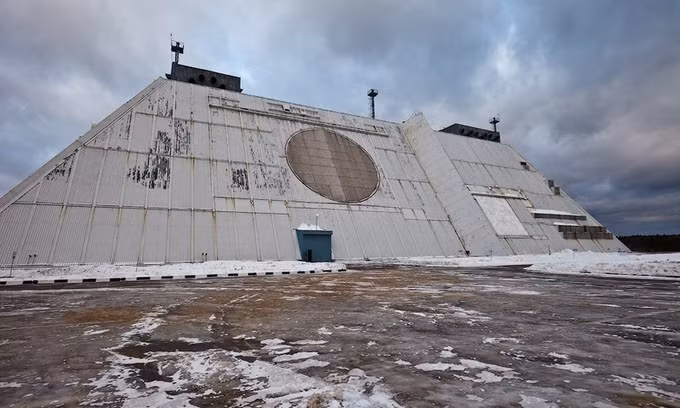 dan radar nga co the phat hien qua bong kim loai tu 2 000 km