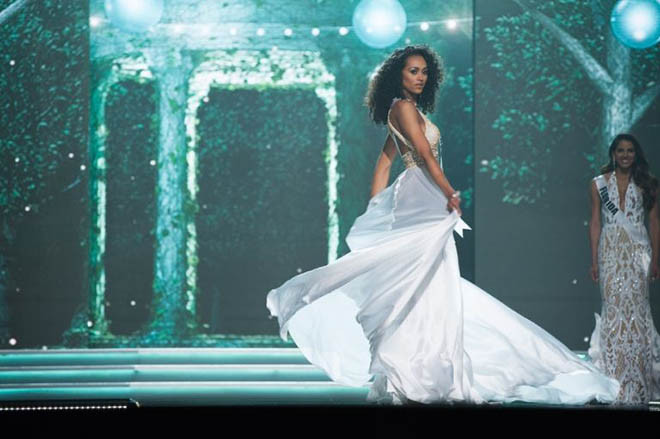 ngam my nu nong bong vua dang quang hoa hau my 2017