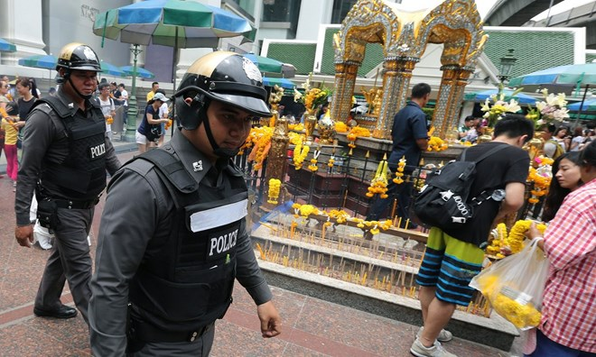 the gioi ngay qua no bom truoc nha hat quoc gia thai lan