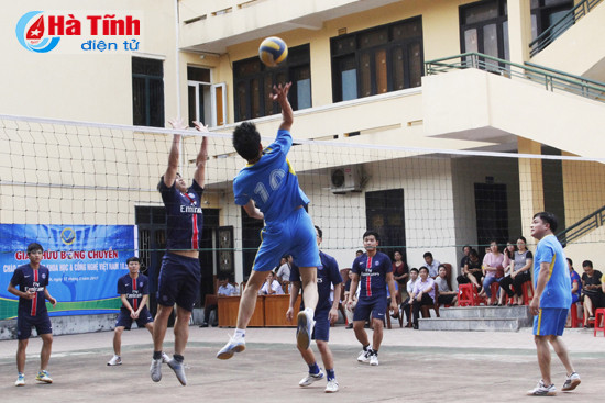 giao luu bong chuyen mung ky niem ngay kh cn viet nam