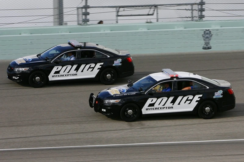 10 mau xe canh sat nhanh nhat tai my