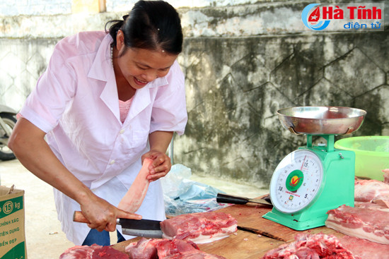 can loc khai truong quay ban thit lon binh on gia