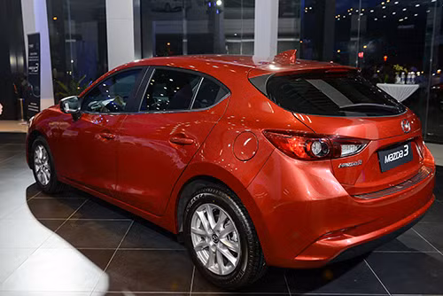 mazda3 2017 chao san choi viet voi gia tu 690 trieu dong