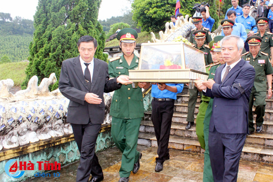 trang nghiem le an tang 12 hai cot liet sy va chuyen gia hy sinh tai lao