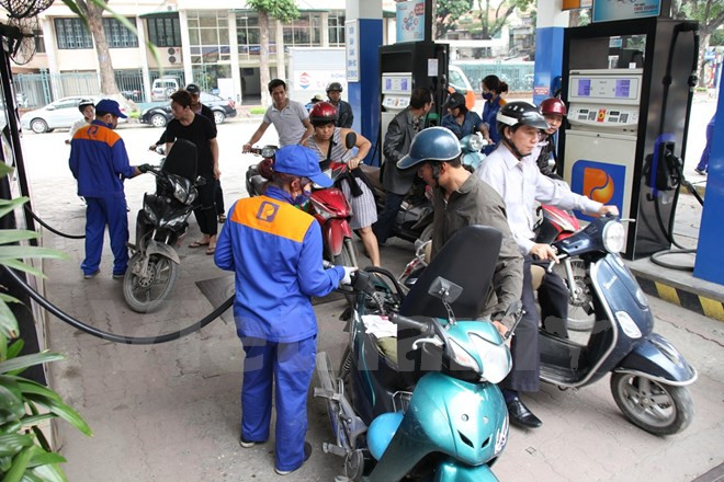 Giảm lần thứ hai liên tiếp, xăng RON 92 xuống còn 17.063 đồng/lít ảnh 1 giam lan thu hai lien tiep xang ron 92 xuong con 17 063 dong lit