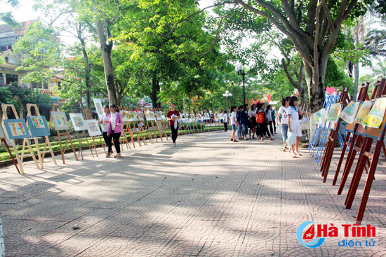 320 hoc sinh thi ve tranh ha tinh thanh pho em yeu