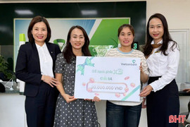 Gửi tiết kiệm Vietcombank Hà Tĩnh, khách hàng trúng thưởng 20 triệu đồng