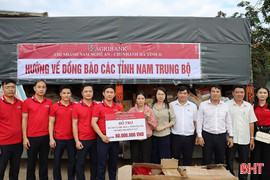 Agribank Hà Tĩnh II tặng quà cho người dân Đắk Lắk bị ảnh hưởng thiên tai