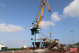 Cảng Vũng Áng sôi động “mùa cao điểm”