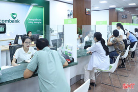 Lãi suất huy động thấp, tiền gửi dân cư vẫn tiếp tục tăng