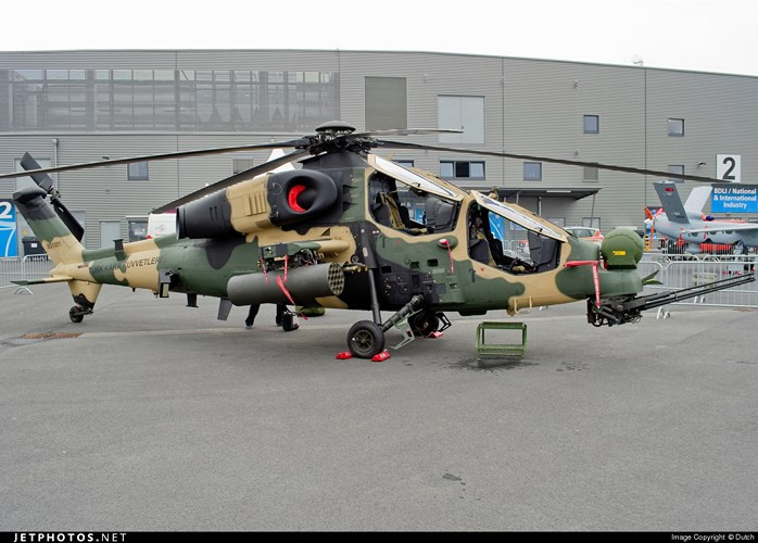 soi suc manh dang gom cua truc thang tan cong atak t 129