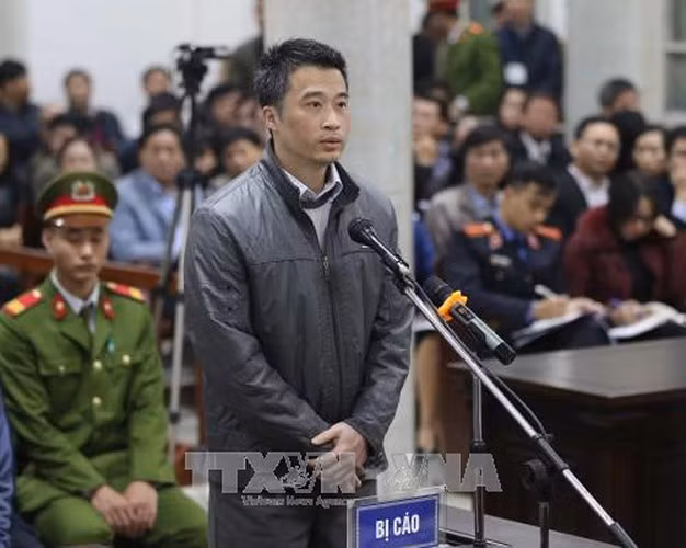 hom nay toa tuyen an voi bi cao dinh la thang va 21 dong pham