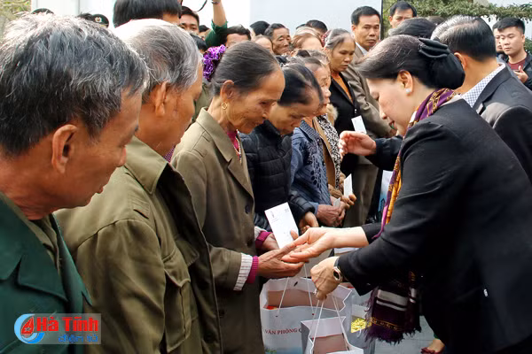 chu tich quoc hoi tam thoi de tai nguyen trong long dat tap trung khai thac tiem nang bien