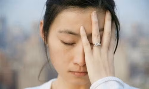 khi chong nong gian vo nen lam gi de giup chong ha hoa