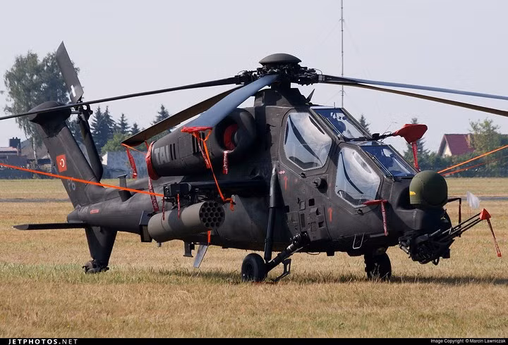 soi suc manh dang gom cua truc thang tan cong atak t 129