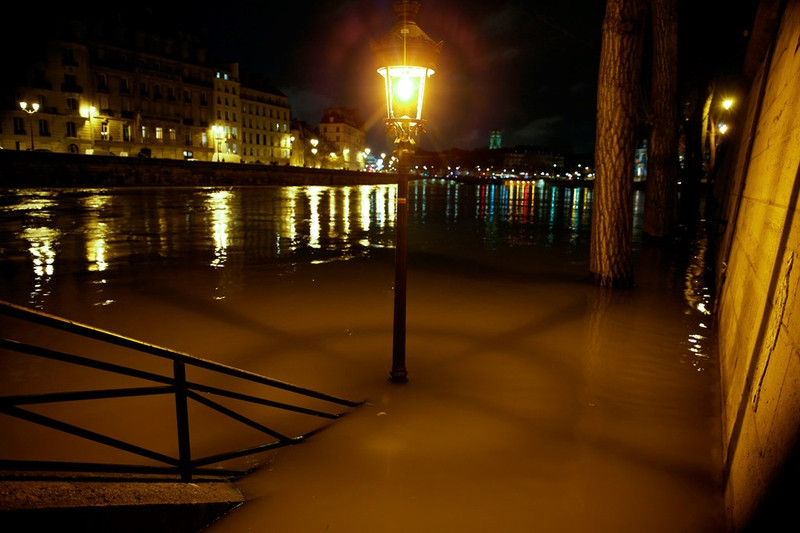 paris that thu truoc nuoc lu hang tram nguoi phai so tan