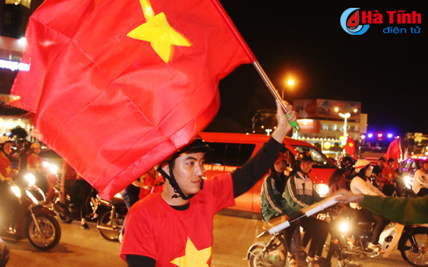 Cổ động viên nhuộm đỏ Thành Sen dù Việt Nam chỉ giành á quân U23 Châu Á