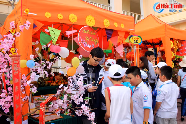 ron rang hoi cho xuan giup ban ngheo vui tet