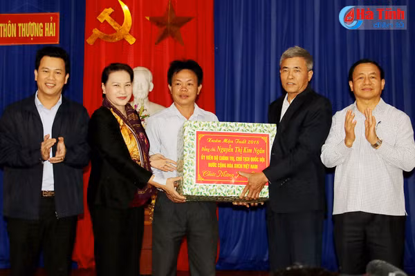 chu tich quoc hoi tam thoi de tai nguyen trong long dat tap trung khai thac tiem nang bien