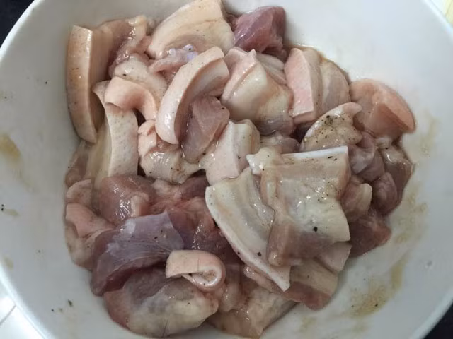 cach lam thit ba chi om so dua doi vi cho bua com ngon mieng