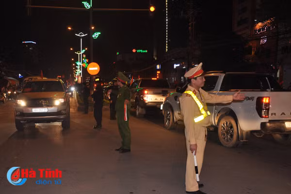 Cổ động viên nhuộm đỏ Thành Sen dù Việt Nam chỉ giành á quân U23 Châu Á