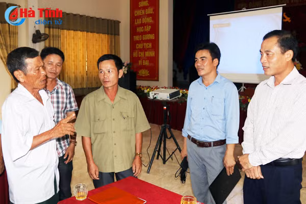 5 nam ha tinh giam hon 24 000 can bo thon